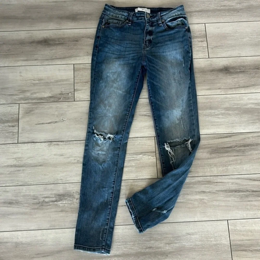 KanCan size 26 skinny fit jeans